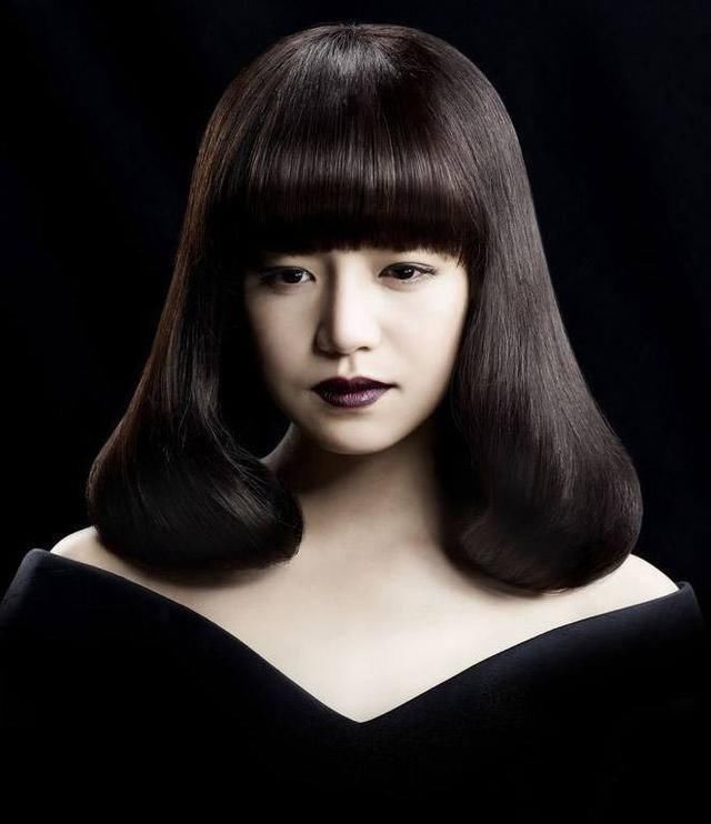 明星黑唇妆有点吓人!杨幂很复古,陈妍希和杨颖的很是惊悚