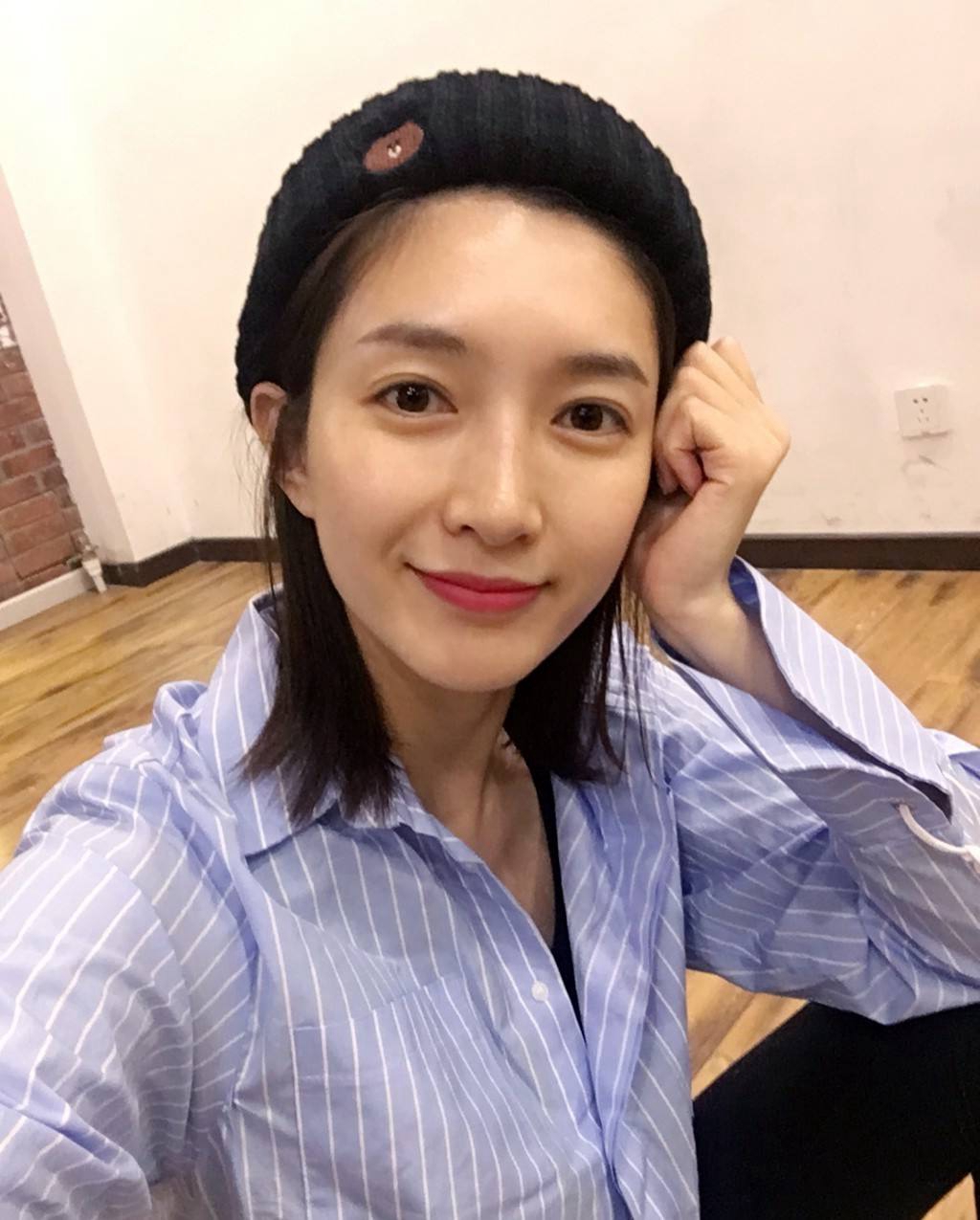 女明星素颜照:江疏影细腻白皙,baby一言难尽,杨幂遭"质疑"