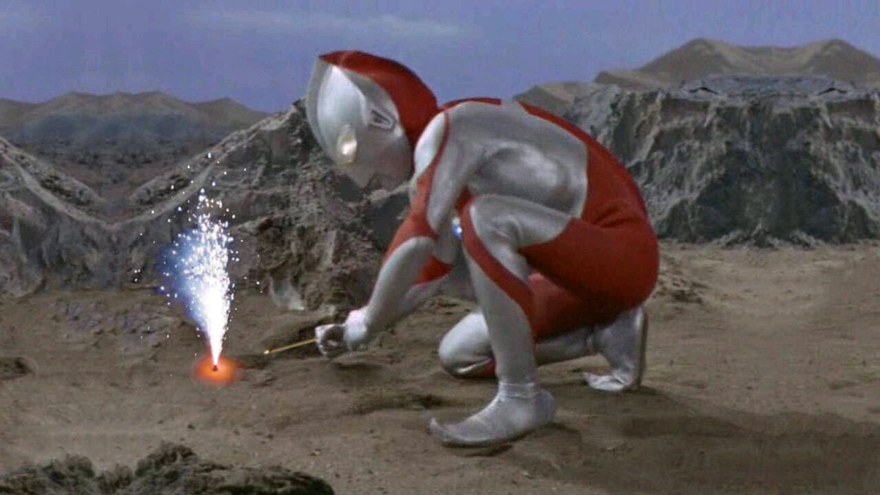 大神恶搞奥特曼ps神图爆红网络!网友:最后一张实在太雷人