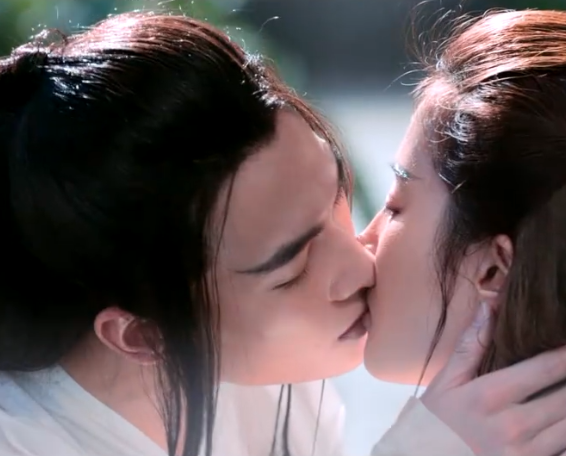 刘亦菲的五场吻戏:第二张感觉甜炸了,第四张是最经典的!