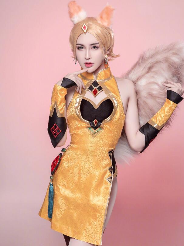 王者荣耀cos:黑白丝袜妲己,有点好看,但看过的汉子都后悔了