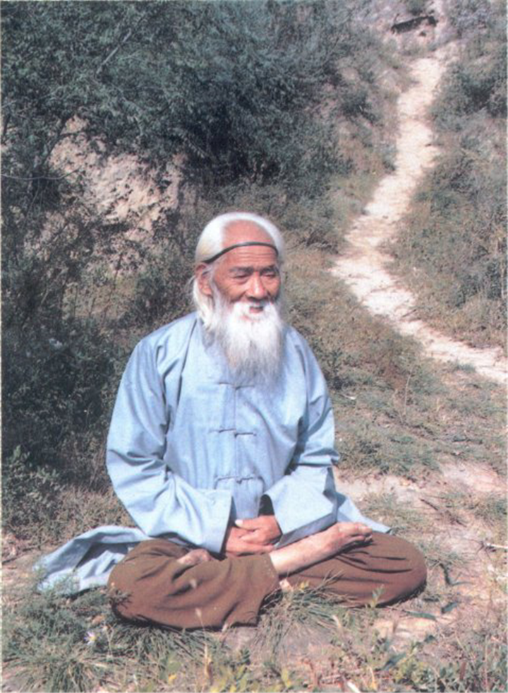 中国近代10位真正的修道大师:年龄均超过百岁,个个仙风道骨!