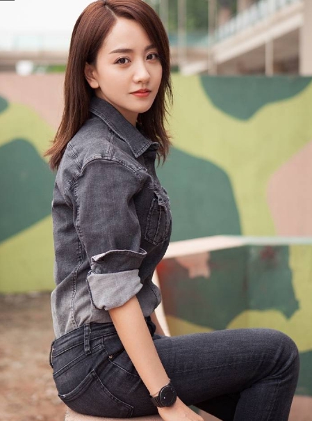 杨蓉:俏皮优雅的古装,文静大气的现代写真