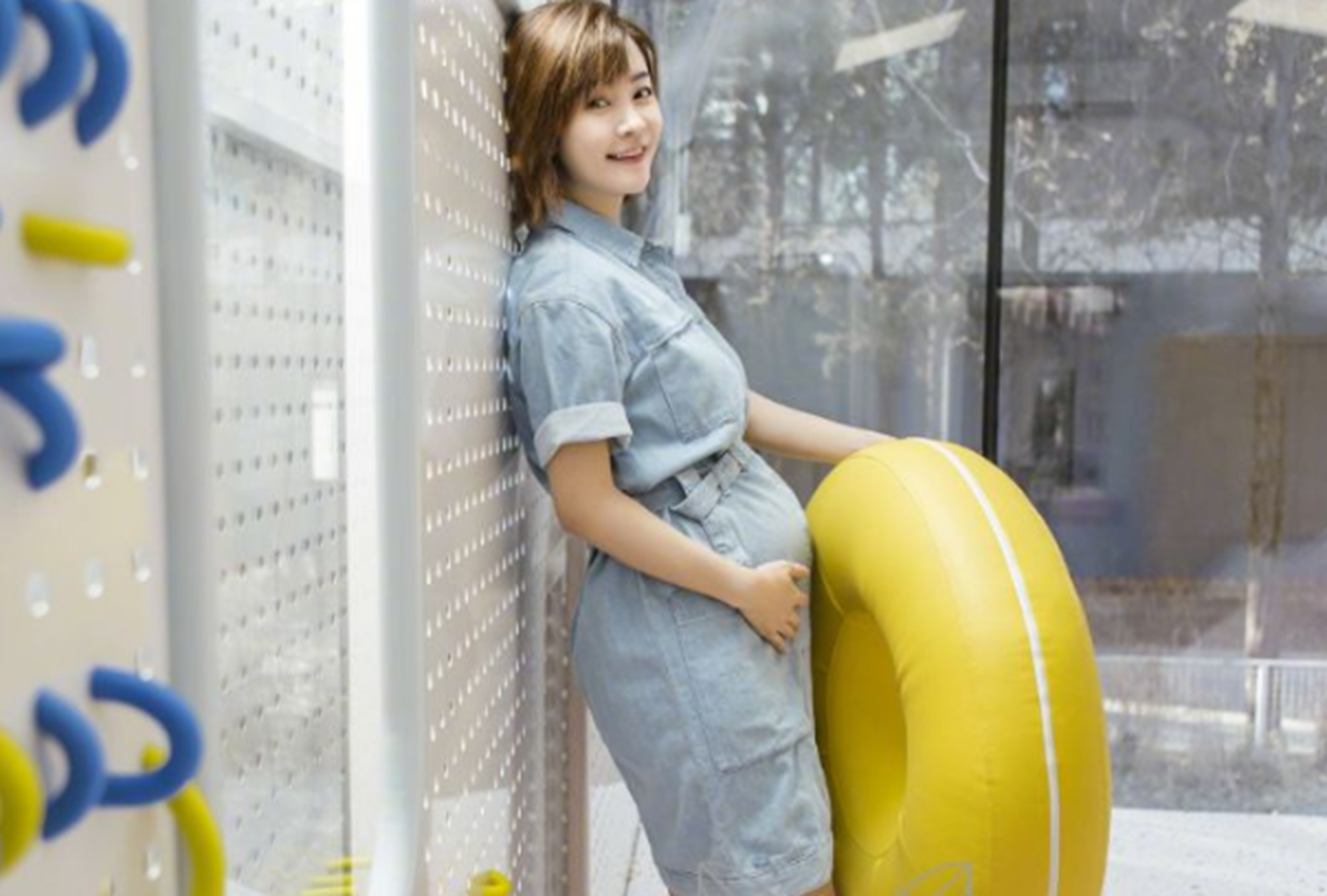 娱乐圈又一夫妇,即将迎来新生命,准爸爸迫不及待晒妻子大肚照!