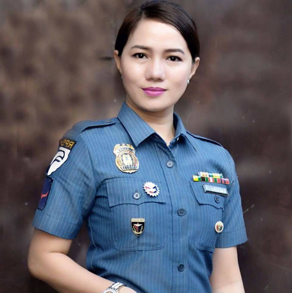 老挝女警察图片
