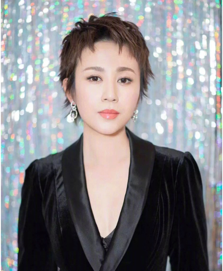 娱乐圈8大短发女明星,图1看完想要同款,图8简直"时尚泥石流"