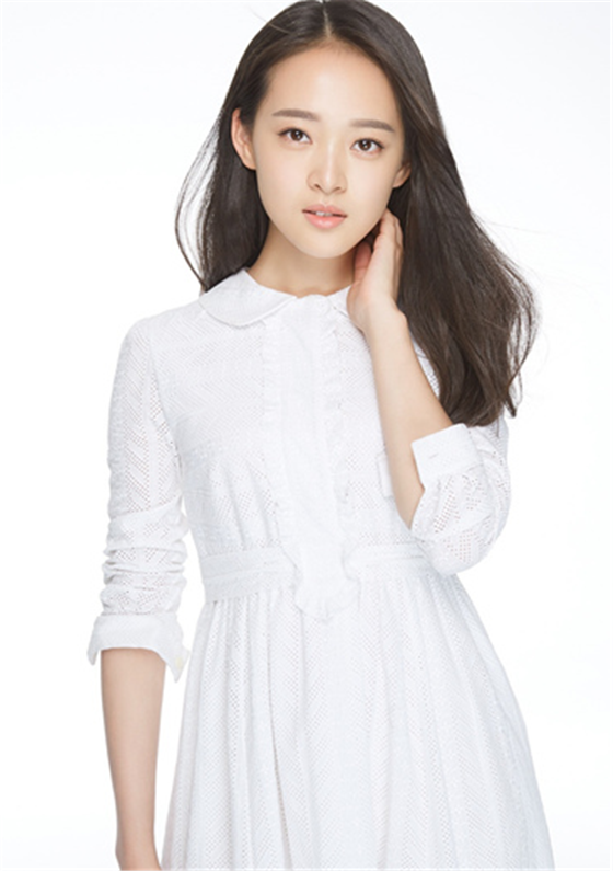 93年的青年演员冯越,阳光青春,调皮又不失温柔