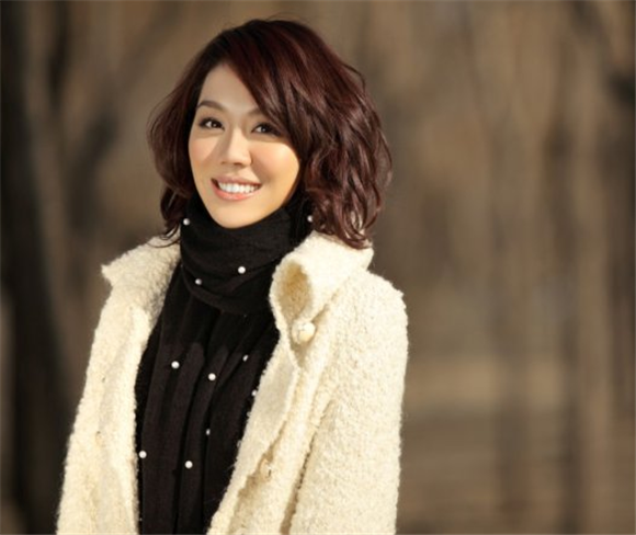 姜妍刚出道时的照片,你能认得出吗?最后一张差点认不出了