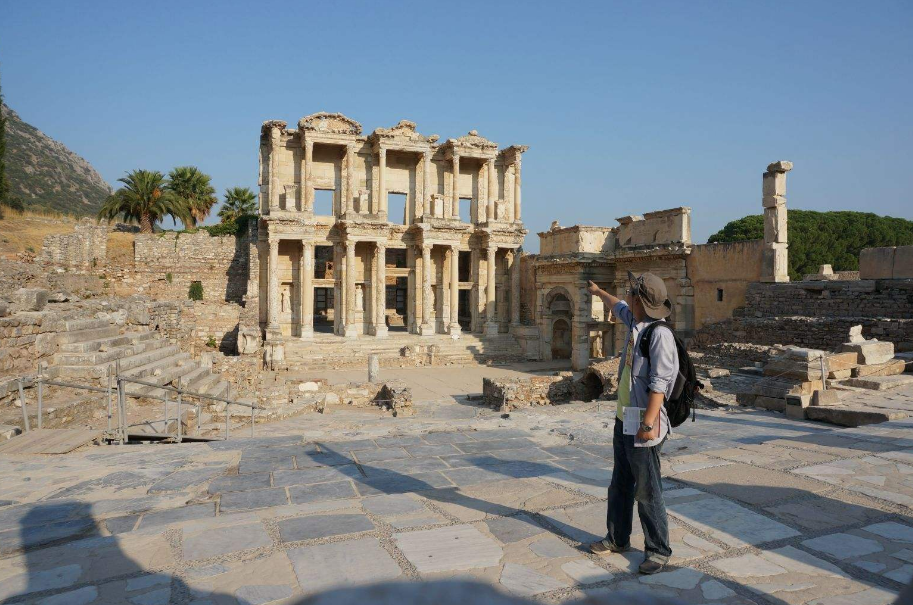基督教早期最重要的城市之一,在公元前10世纪由雅典殖民者建立