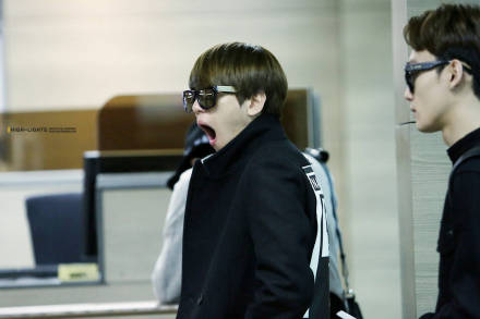 边伯贤打哈欠的那些可爱瞬间,我可能真的是个假粉