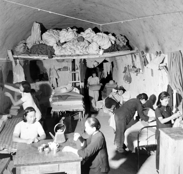 民国老照片:第2张是80年前的女生宿舍,最后一张是鲁迅临终照!