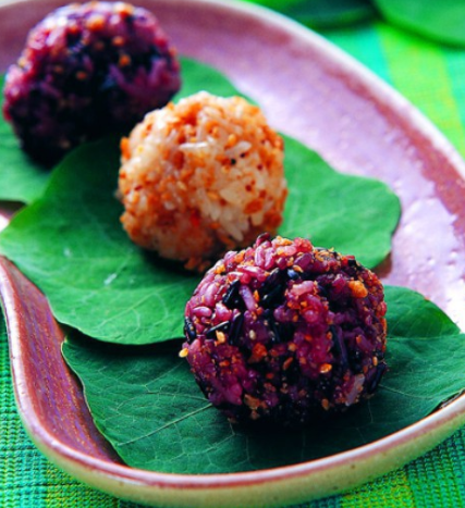 谁说色味不可兼得?今天我们做一个既好看又好吃的双色珍珠米丸