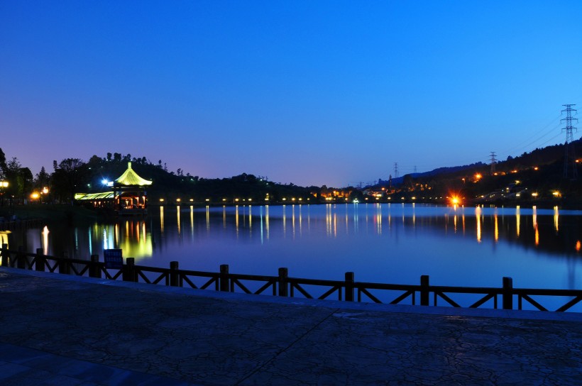 云南神女湖,夜景太美,让人流连忘返