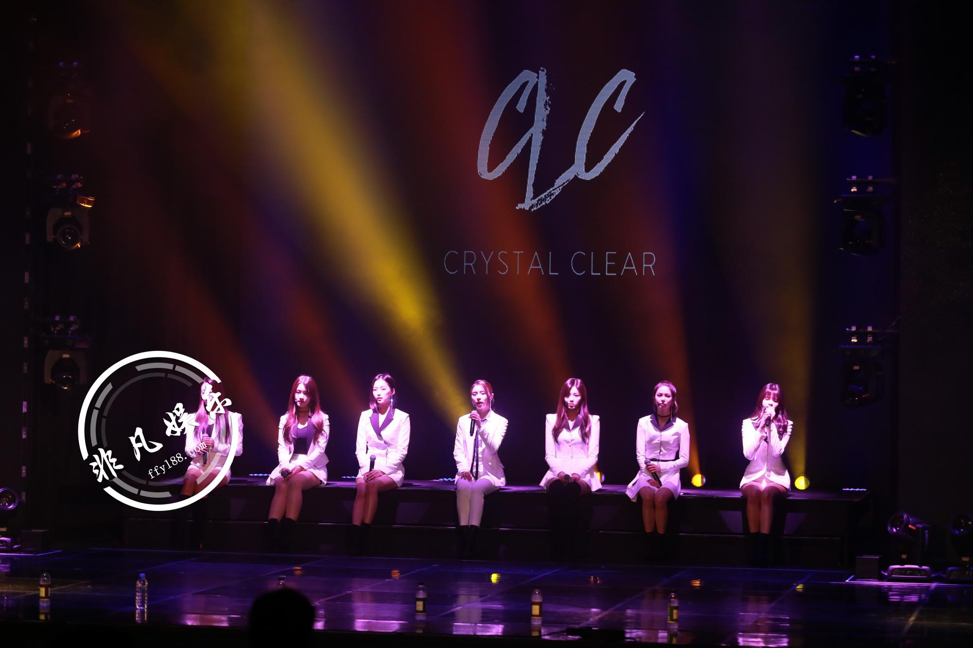 小天猫clc出道三周年啦!演唱会大秀美腿演绎cool girl