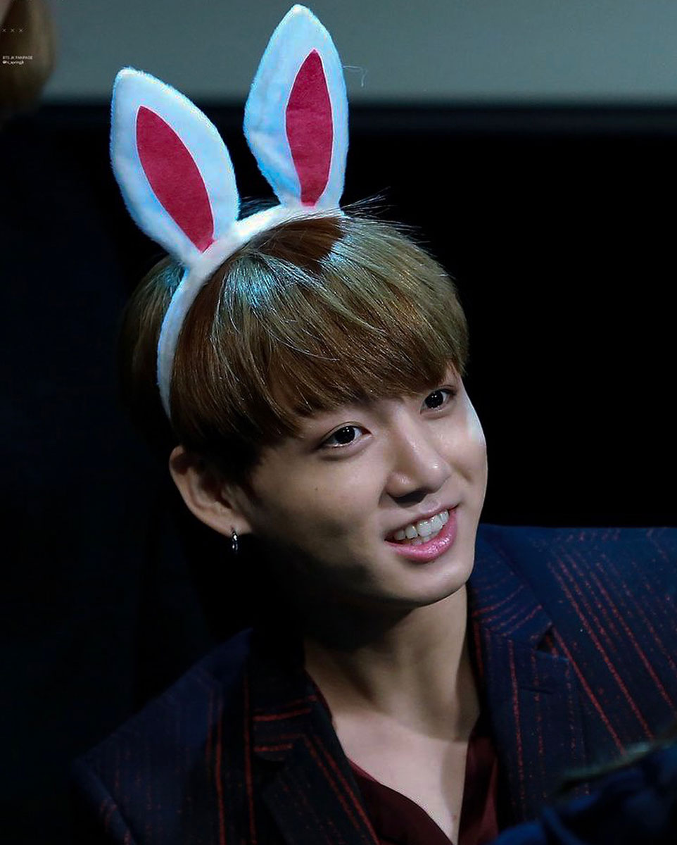 田柾国上演兔子诱惑,原来戴头饰的柾国这么可爱