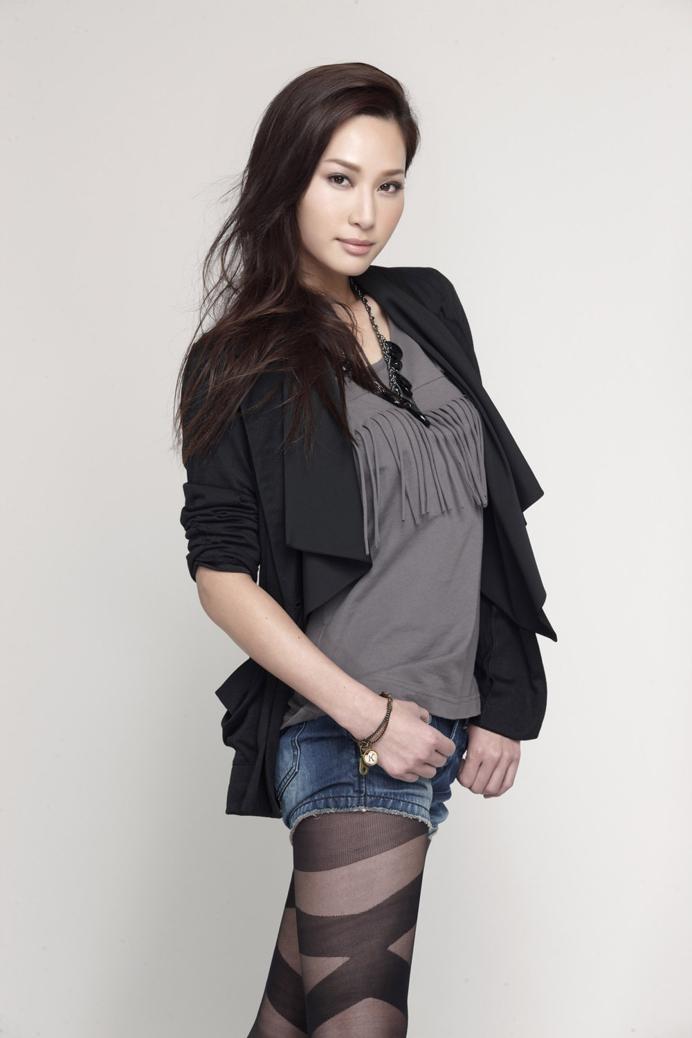 她们名声鹊起,却是个电脑盲,网友:70后明星这都是怎么了?