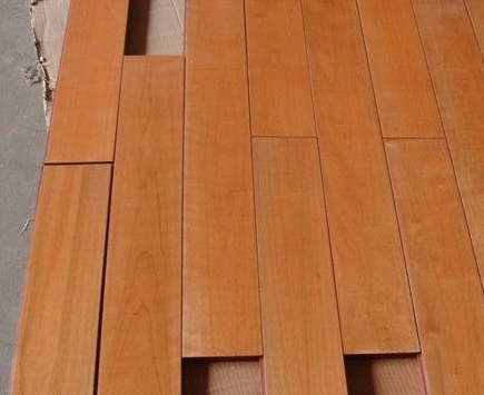 金丝楠木地板稳定性极好,对人体无危害非常环保