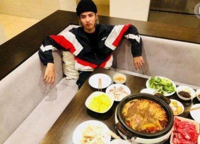 安吉家的年夜饭,吴亦凡家的年夜饭,李易峰家的年夜饭,你最爱啥