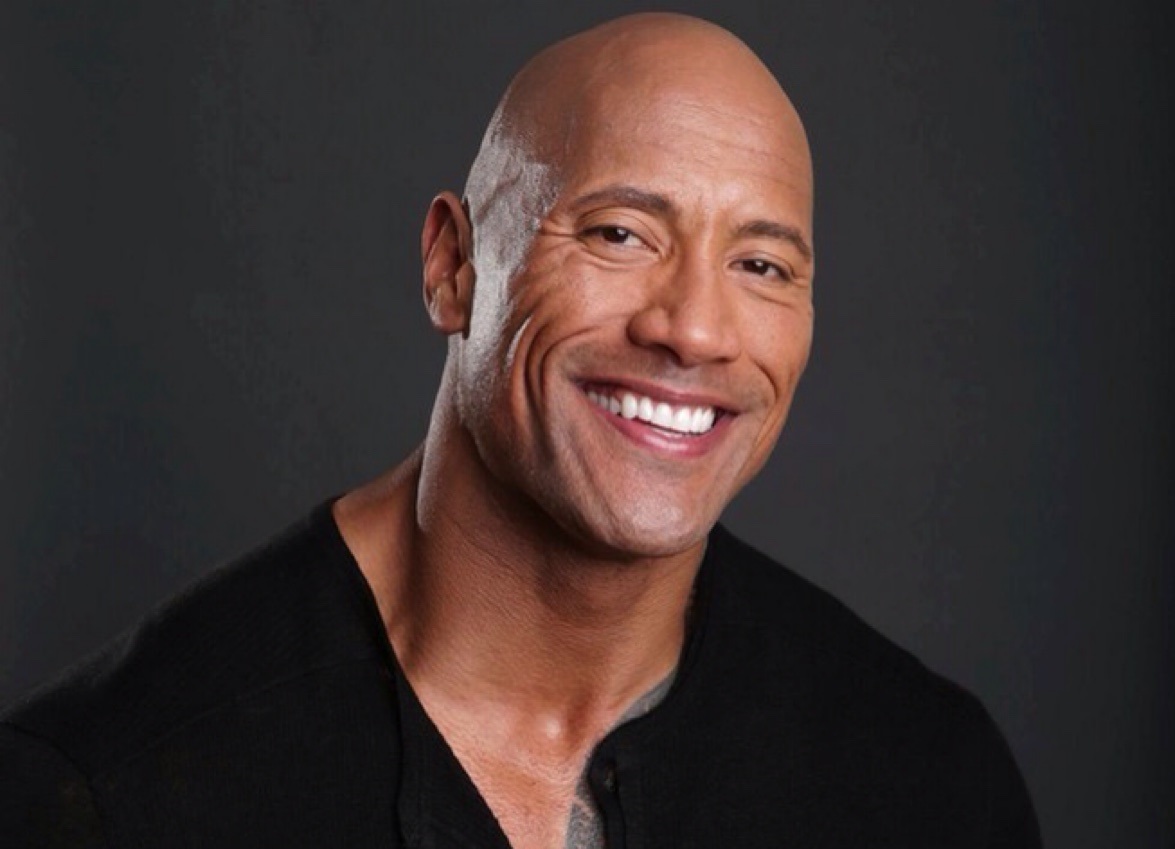 强壮无比的好莱坞影星强森,自曝哭过很多次,母亲想自杀留下阴影