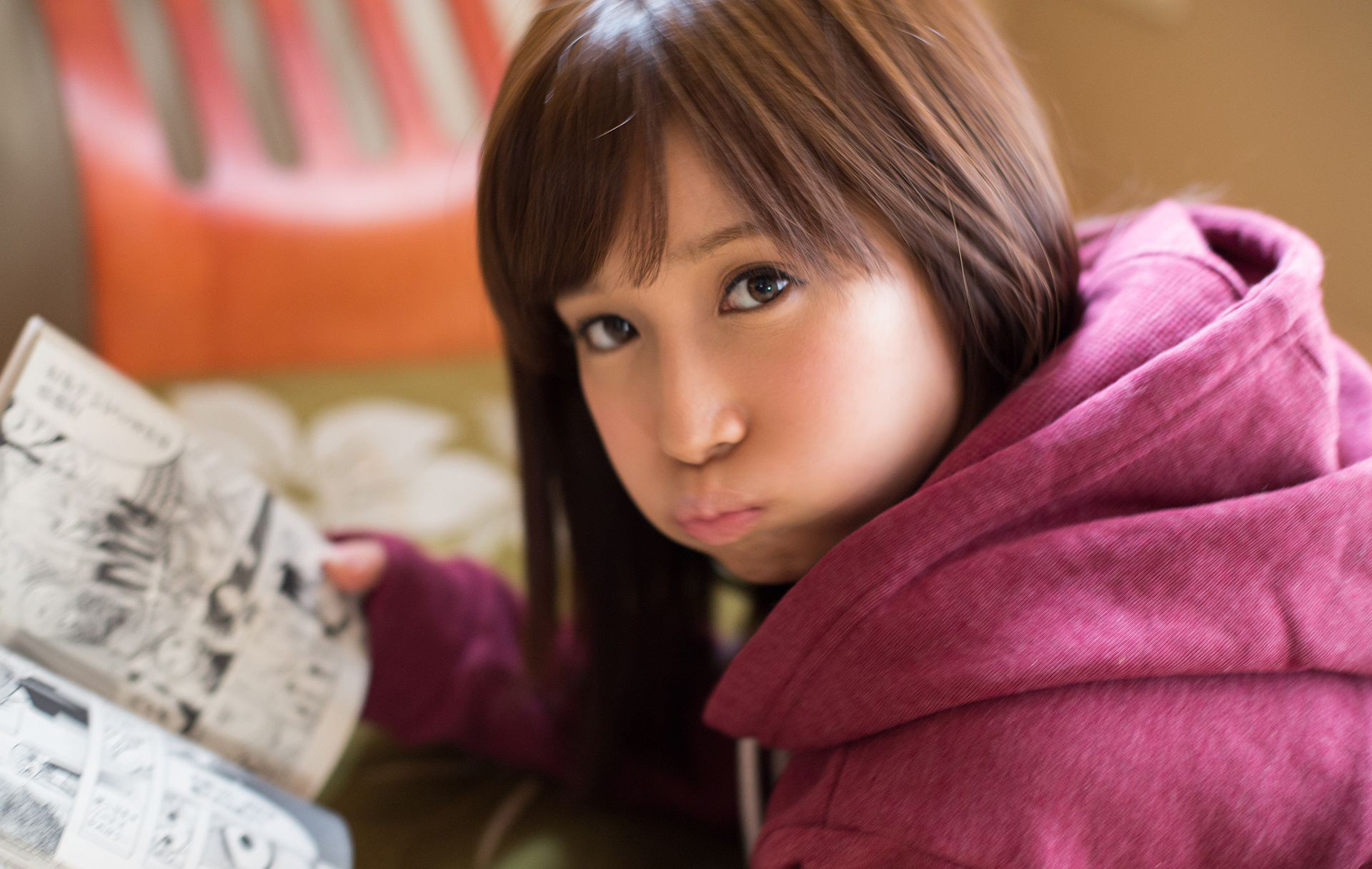 运动风卫衣美女小岛南