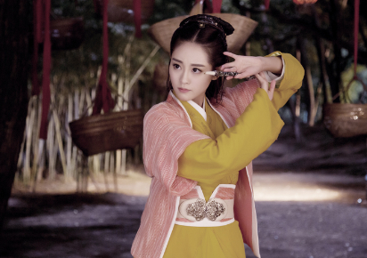 古装剧中女星施法瞬间:个个都美翻了,最后一张是蒋欣最美的时候