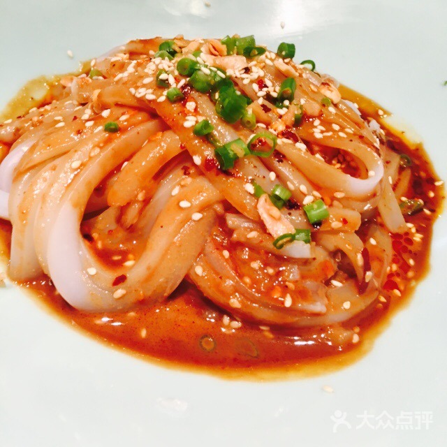 大山深处的彝家东坡凉粉别具风味,吃上一碗,舒服极了