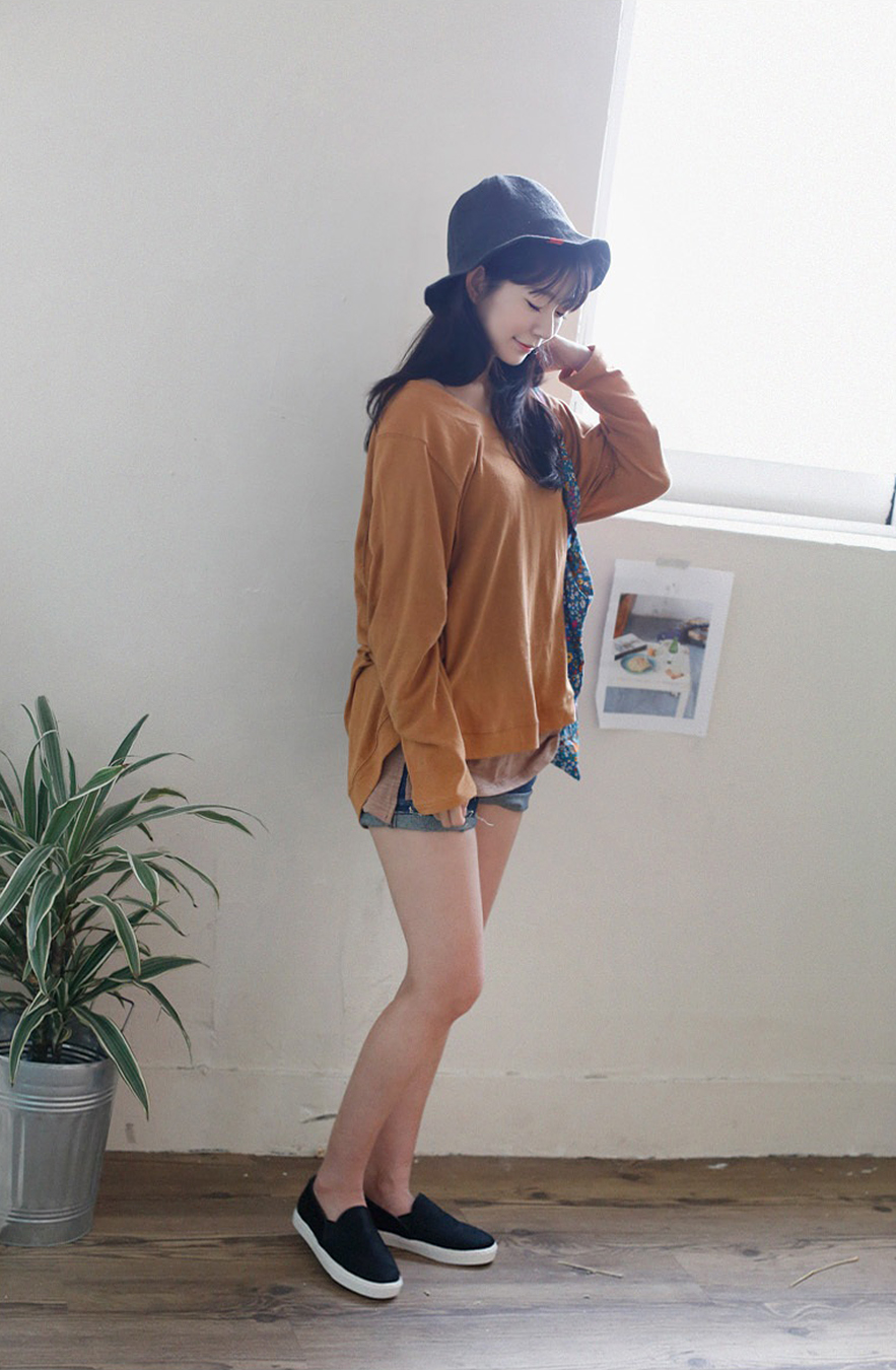 yurisa日常写真,平平无奇的一套衣服,女神都能穿出这种韵味