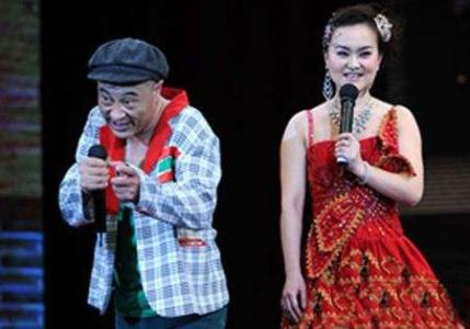 东北"四大天王"小沈阳,宋小宝,刘能,赵四,谁的娇妻最漂亮?