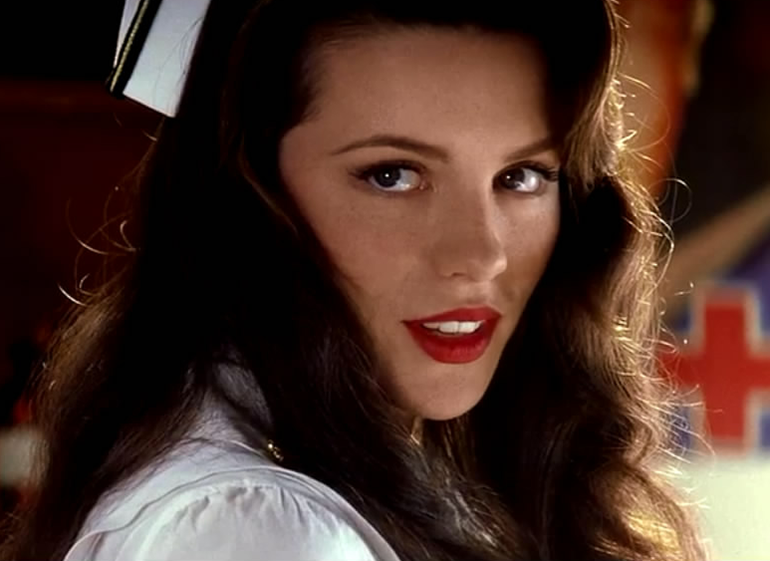 欧美电影里的俏护士,有人回眸惊艳,有人最佳女友,有人俘获雷神