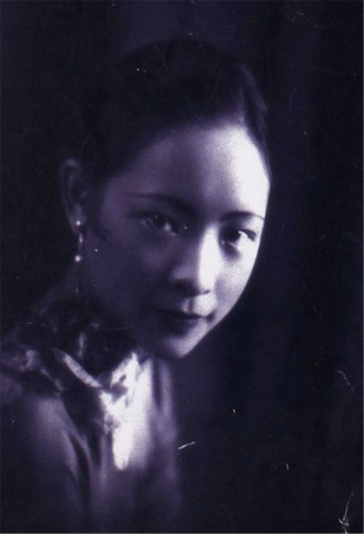 民国第一交际花唐瑛,风姿艳丽尽显婀娜身姿,老照片见证玄机