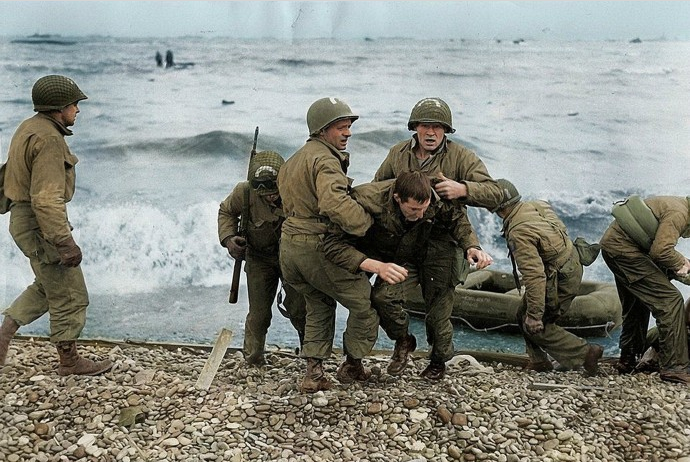 彩色照片记录诺曼底登陆,不血腥但能看出战争残酷