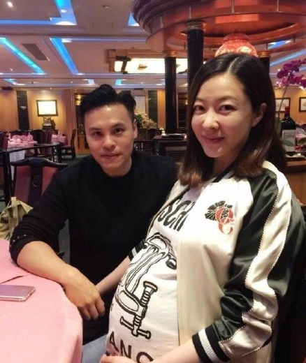 熊黛林孕肚明显,网友:可能是双胞胎!