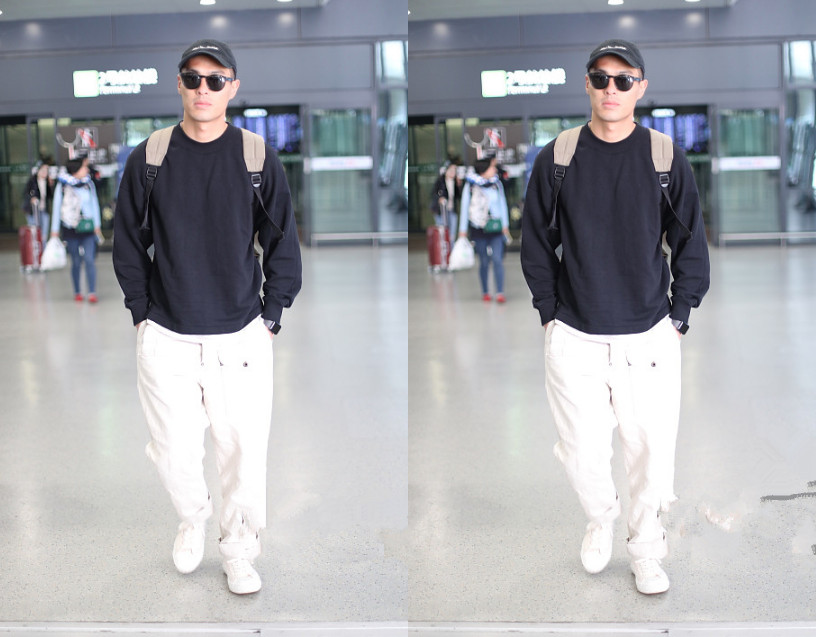 36岁杨祐宁厉害了!黑衣配白裤像18岁,网友:完美男人就该是这样