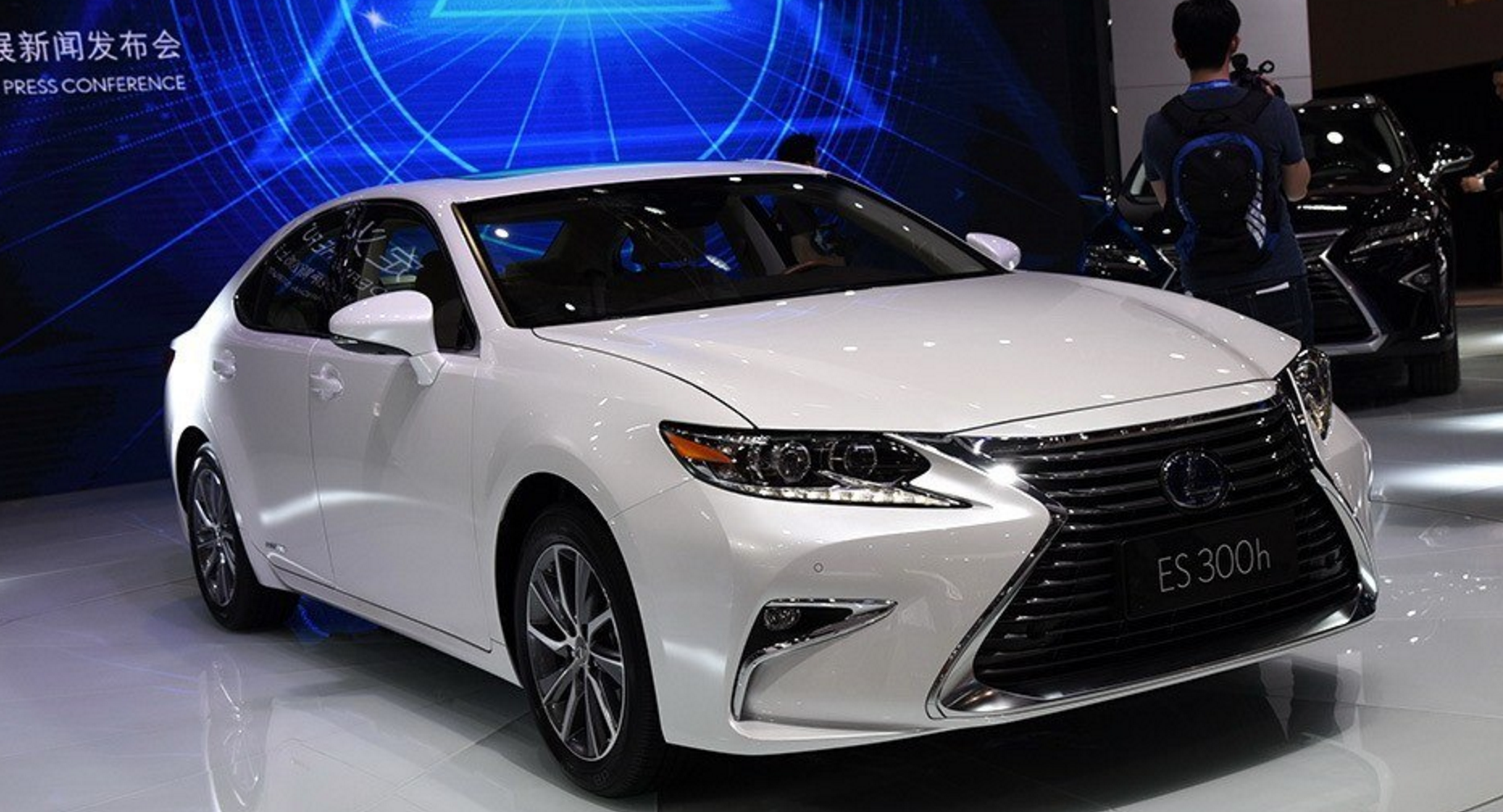 很多人都关注的问题 50万预算买奔驰e300l还是买雷克萨斯es300h