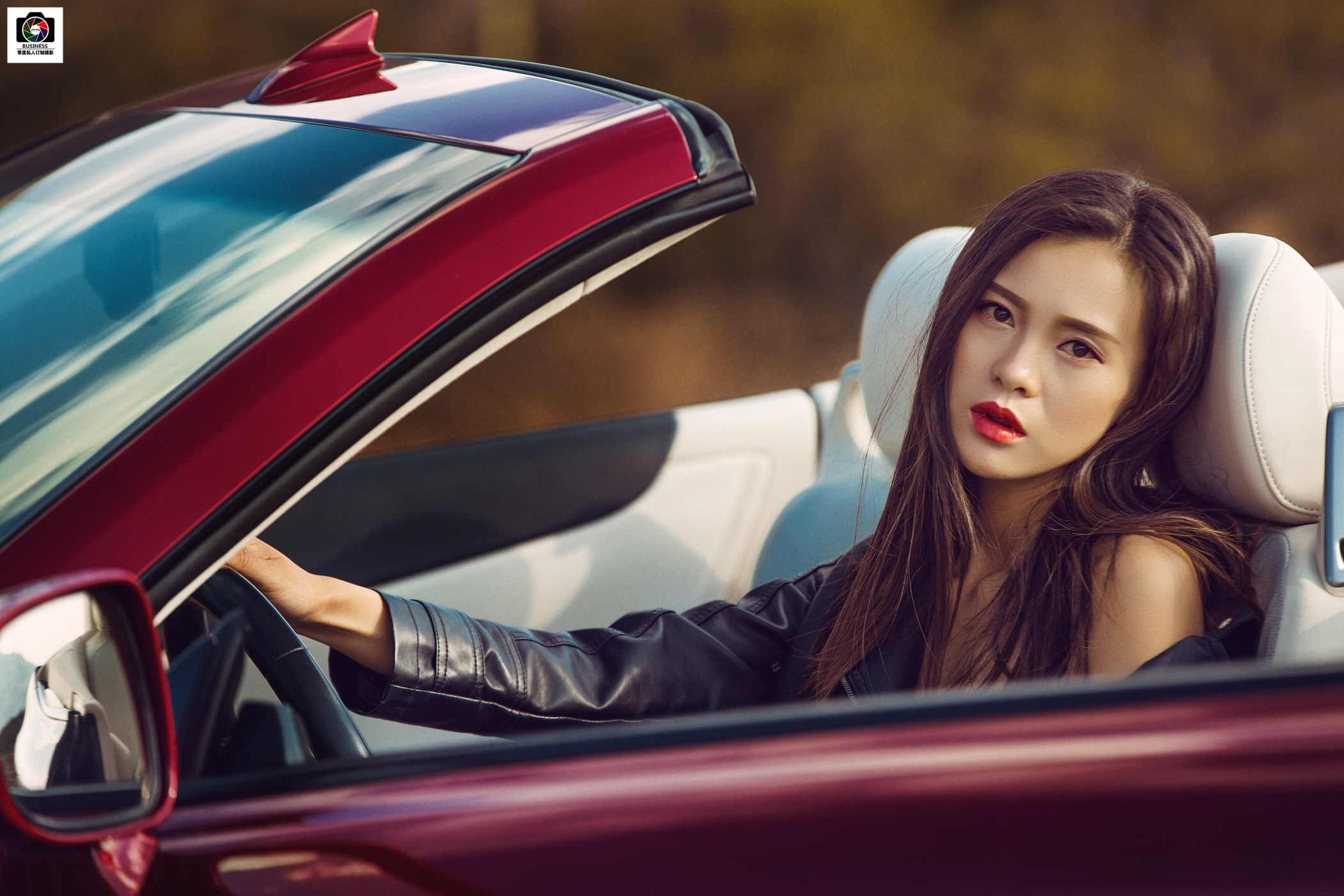 艺术摄影:雷克萨斯机车美女,喜欢不一样的你!