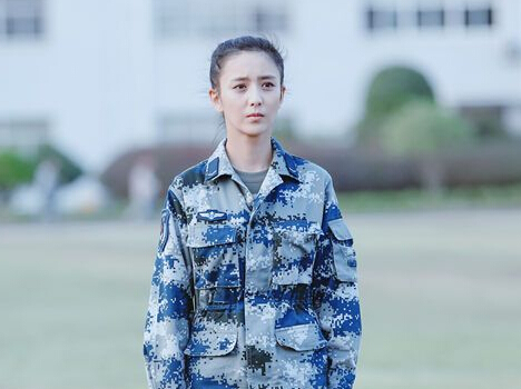 她被称为素颜女神,林更新的正牌女友,如今33岁的她美的不敢认!