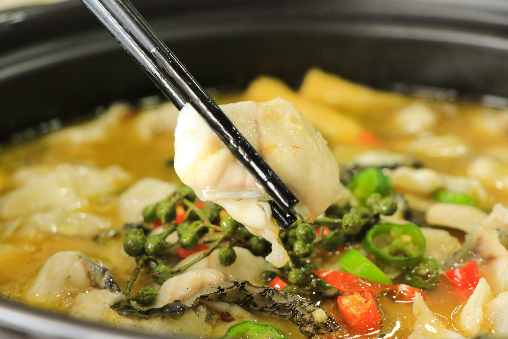 探店寻美食——渝煮三国四大套餐之椒麻鱼篇