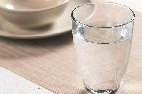 早起喝一杯淡盐水,这样真的好吗?