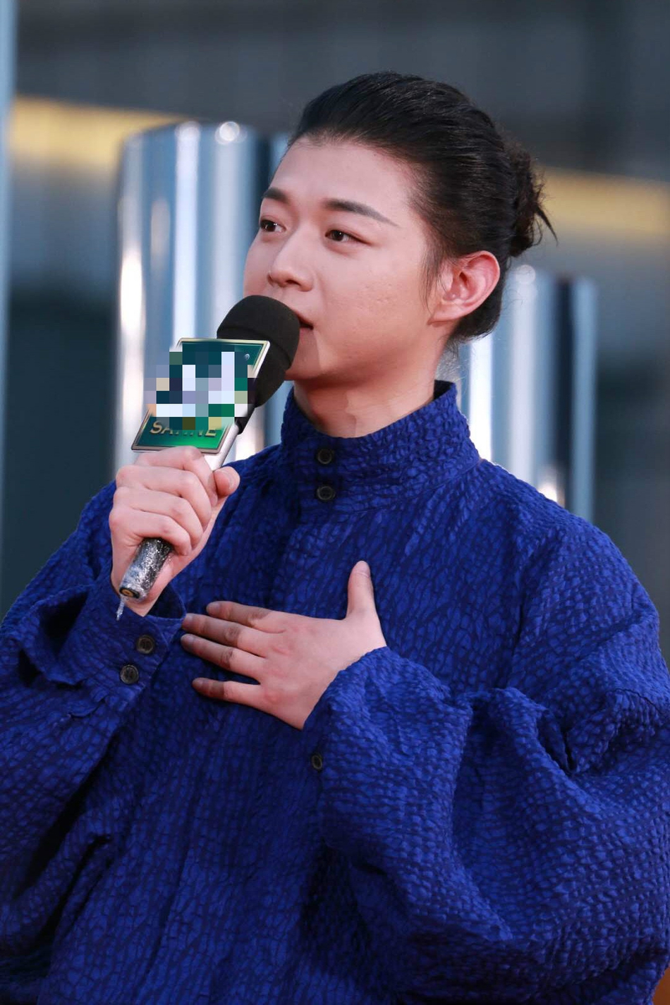 歌手总决赛红毯 最受期待的帮唱嘉宾韩雪终于现身 合唱曲目飘雪