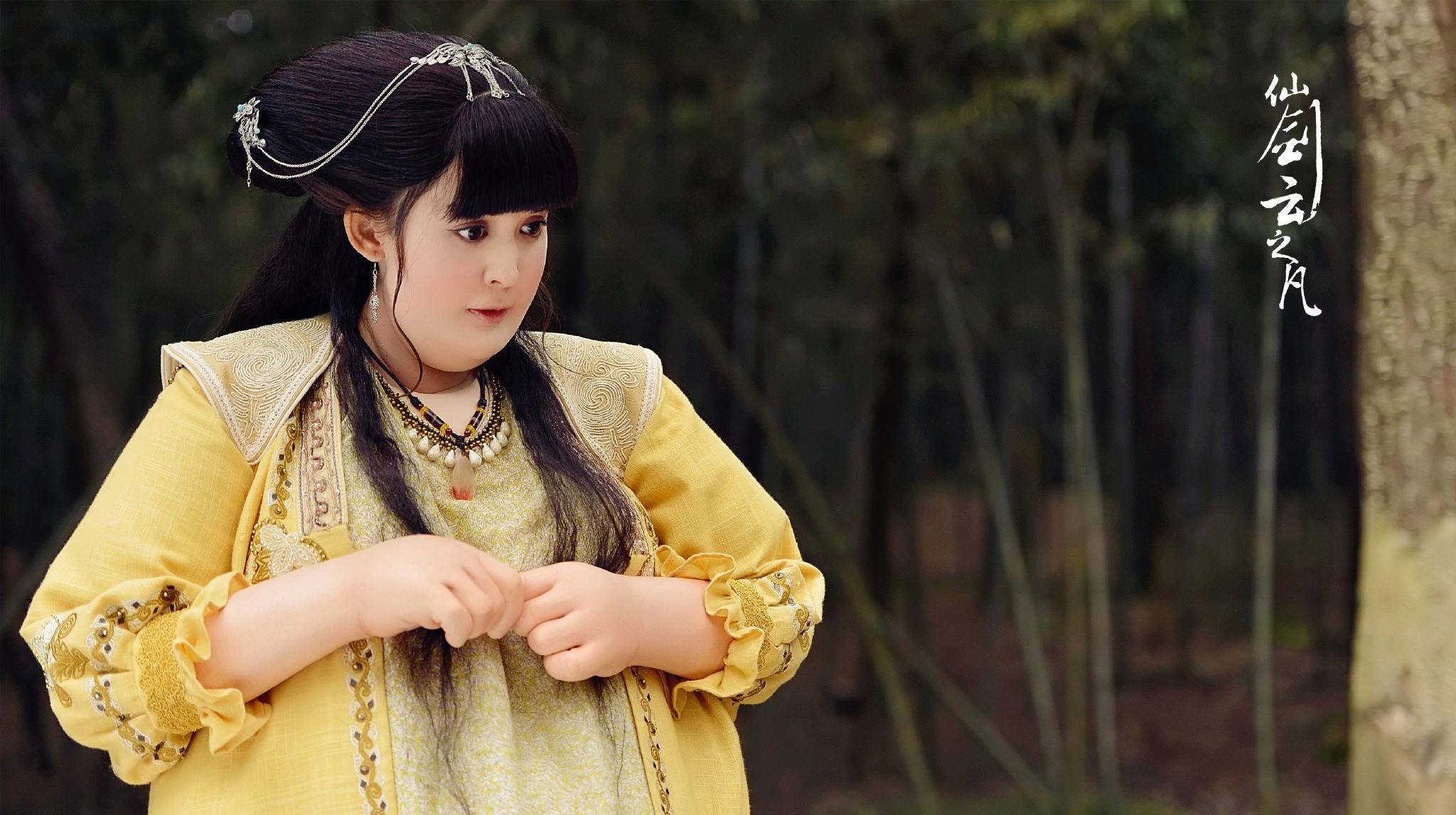 四,同样的还有胡杏儿,为了拍摄《肥田喜事》,将自己