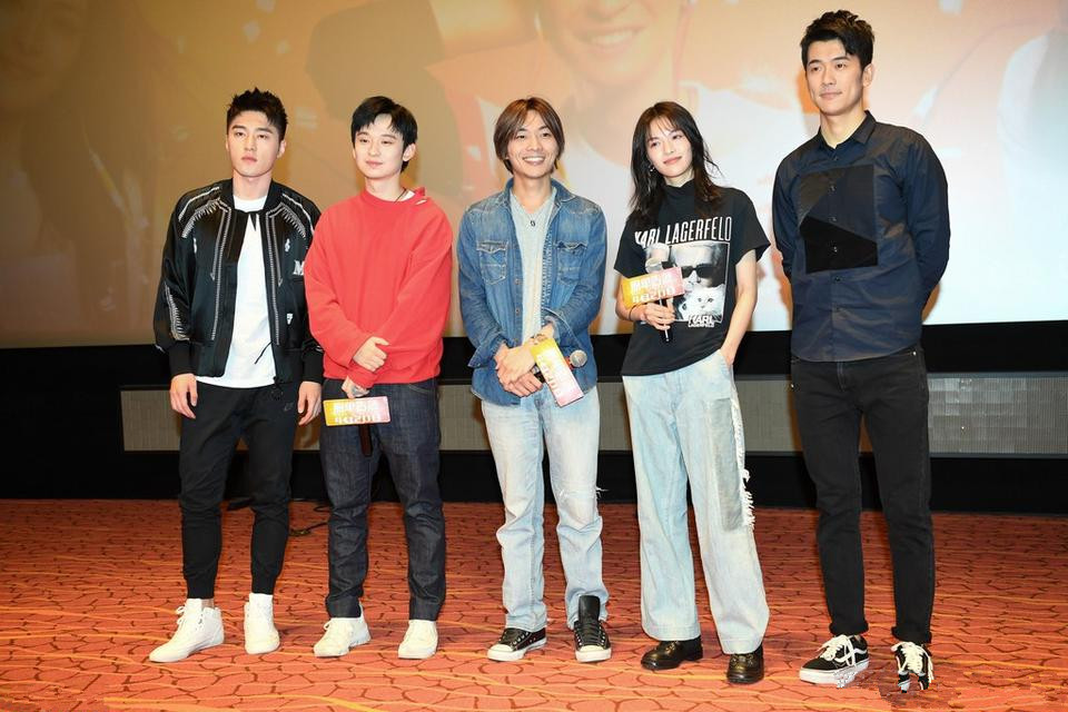 钟楚曦首演女主直呼"过瘾",董子健笑到脸抽筋,网友:笑着脱单