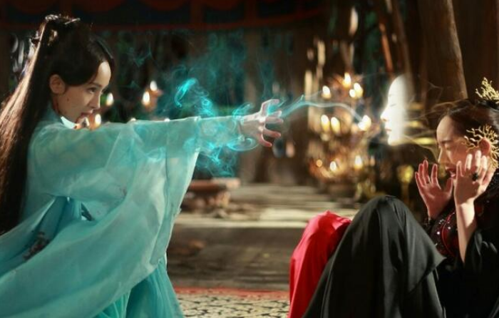 古装剧女星施法姿势,杨幂霸气,唐嫣妩媚,网友:关晓彤什么鬼!