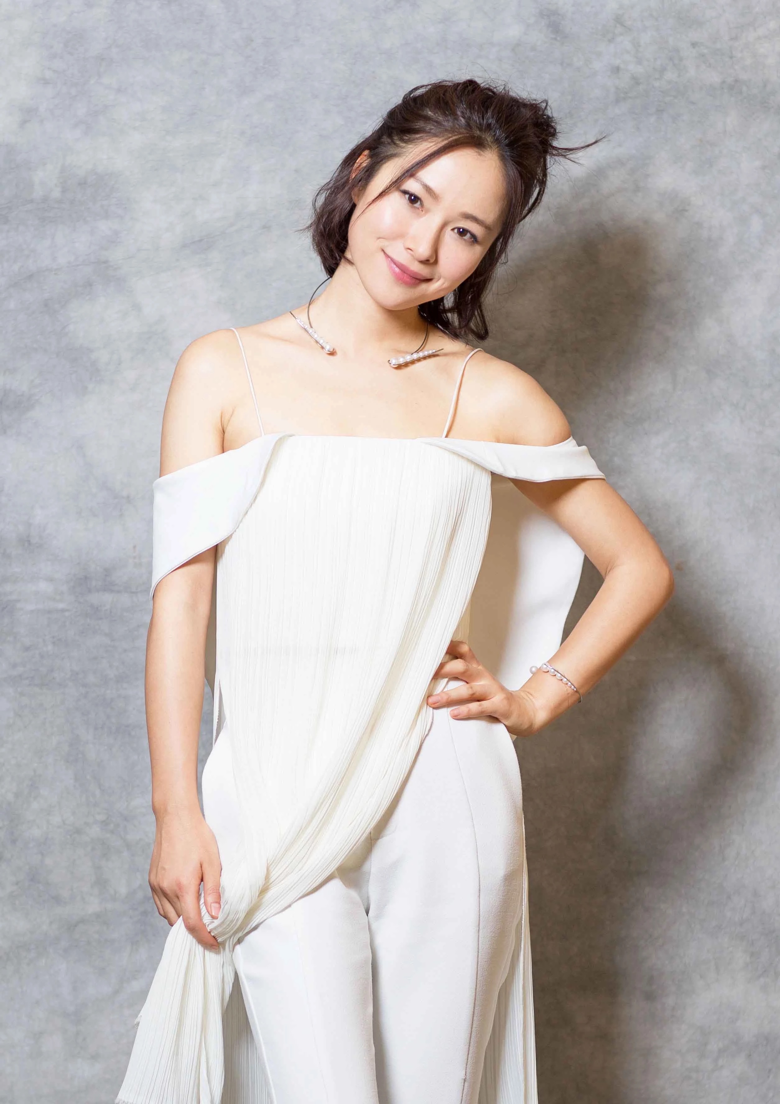 江一燕多才多艺的女星,如今的她成熟女性韵味十足