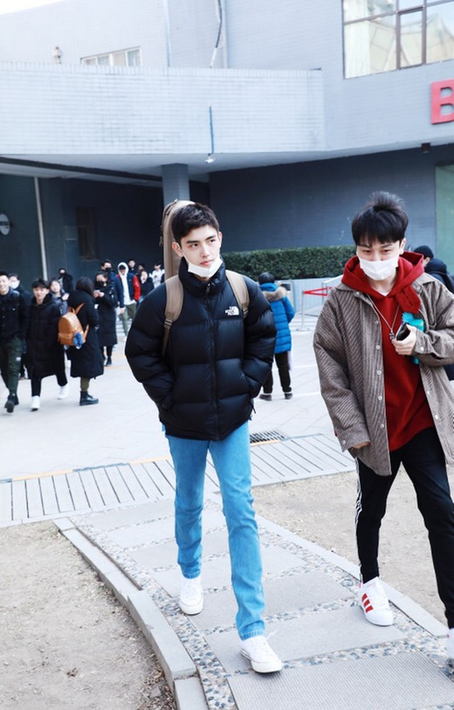 北影艺考来了,将夜宁缺来了,梳碧湖砍柴人现身街头,参加二试!