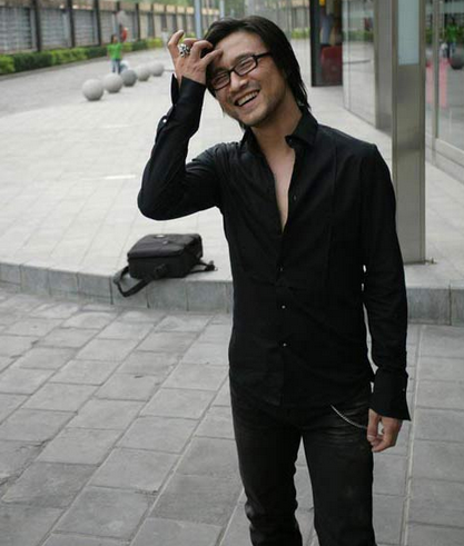汪峰的长发,高晓松的长发,伍佰的长发,都比不过最后一位的长发