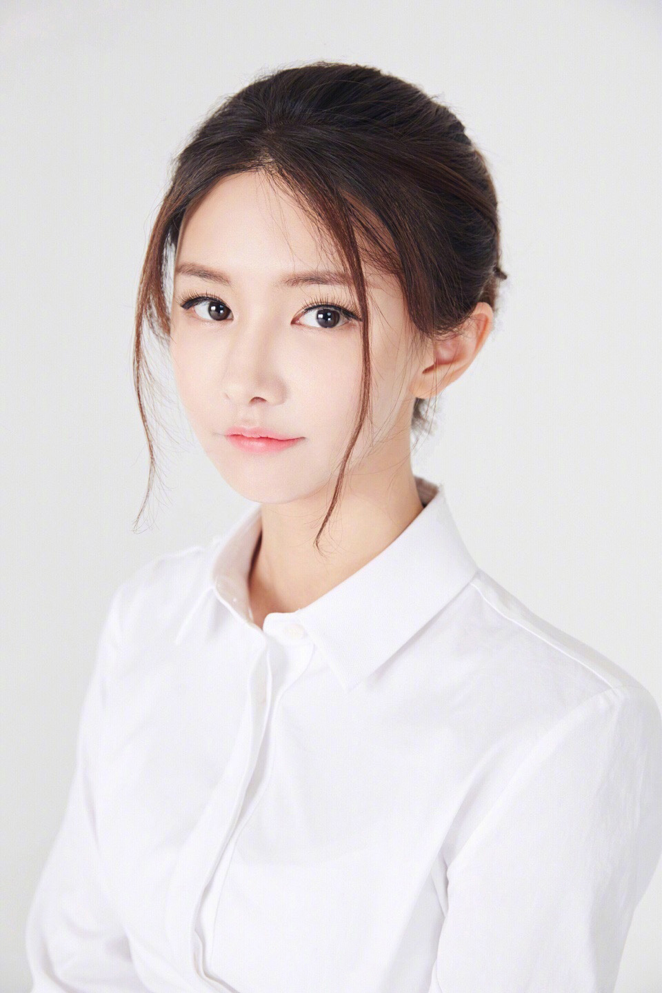 韩懿莹,游戏id:miss,她以甜美的形象高超的游戏技术受到了大家的喜欢