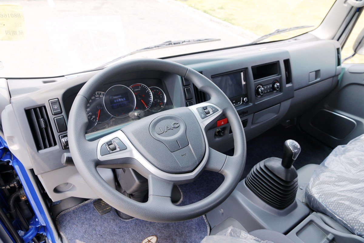 不愧是全国轻卡销量王 江淮帅铃全新升级配康明斯2.8l动力