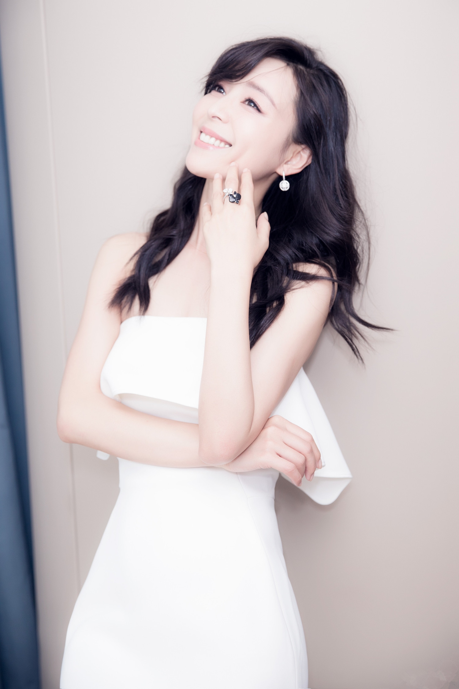 张静初长裙礼服尽显大气女星气质