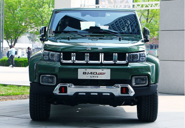 战狼2战车北京bj40全新升级plus,霸气不输jeep牧马人