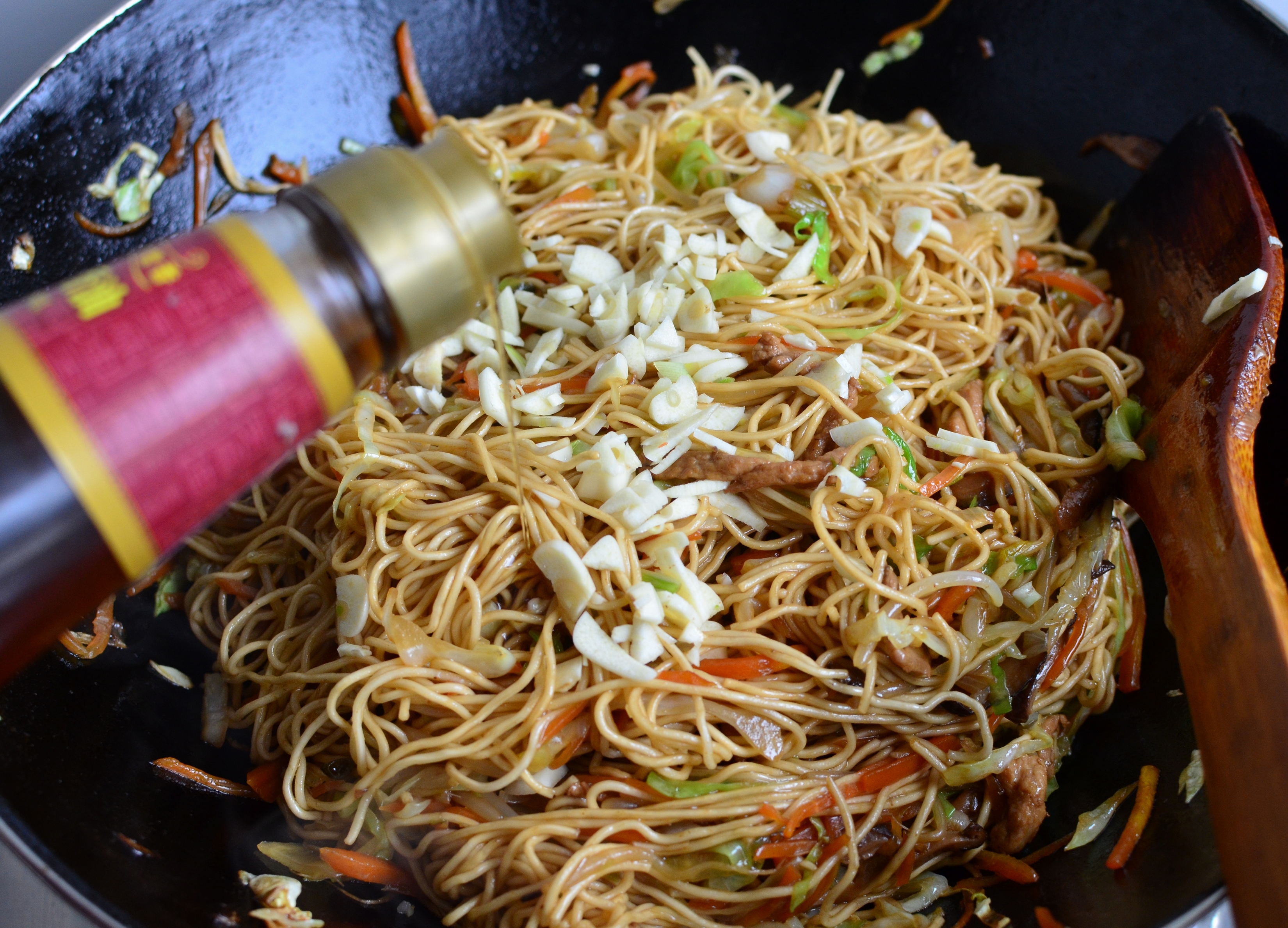 我做的炒面干爽油润,你做的为啥黏黏糊糊,这个步骤你肯定错了